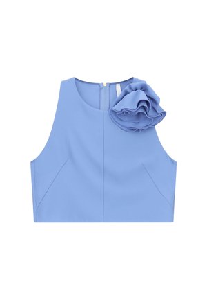 Top corto azzurro chiaro senza maniche con scollo rotondo e grande fiore di tessuto arricciato sulla spalla sinistra, chiusura con zip sul retro.
