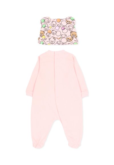 Body rosa per neonato con maniche lunghe e gambali chiusi, abbinato a un cappello coordinato con facce di orsetti dei cartoni animati e cerchi colorati.