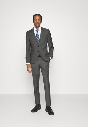 ARTI HESTEN SET - Completo - medium grey