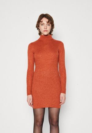 JDYNOVALEE  ROLL NECK DRESS - Pouzdrové šaty - burnt brick melange