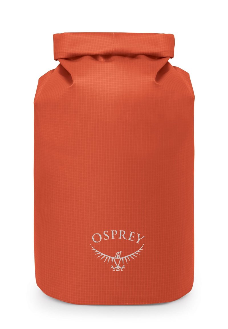 Bolsa seca impermeable Osprey de color naranja brillante, fabricada con material durable. Cuenta con un cierre enrollable y un logotipo embossado en la base.