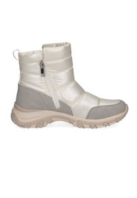 Botines acolchados con un upper brillante en color blanco roto, acentos de ante gris, un zip lateral y una suela de goma beige texturizada para mayor agarre.