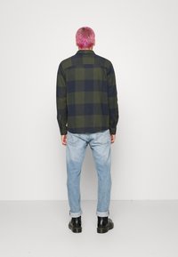 Only & Sons ONSLAIN LIFE CHECK HOODIE - Casaco de verão - peat