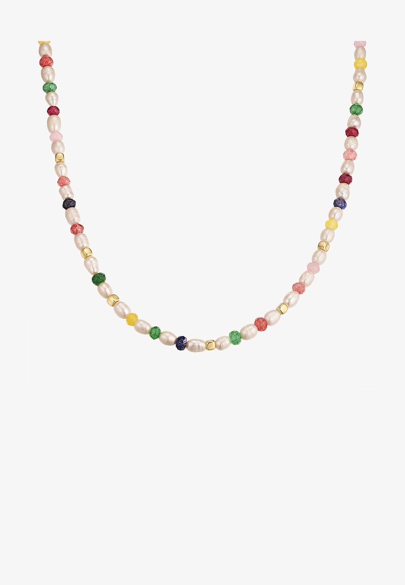 Farverig perlekæde med hvide perler, gyldne accenter og varierede multifarvede sten, herunder grøn, rød og blå.