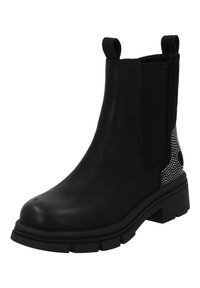 Botín negro hecho de cuero liso, con paneles elásticos en los costados y un acento metálico con patrones en el tacón. Diseño de suela gruesa.