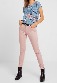 Vero Moda Pusero - blue-grey