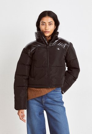 SHINY CROPPED PUFFER - Winter jacket - black