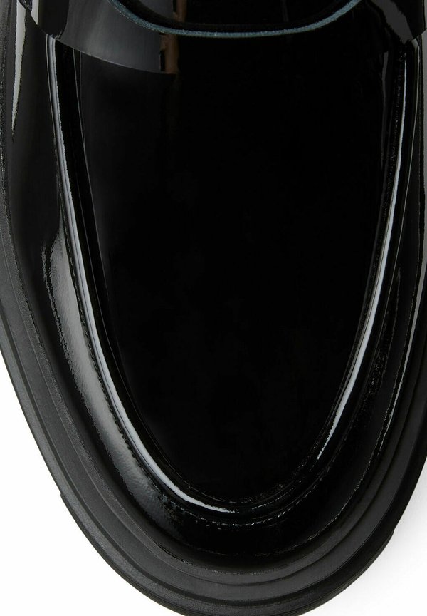 SOHO LOAFER - Slip-ons3