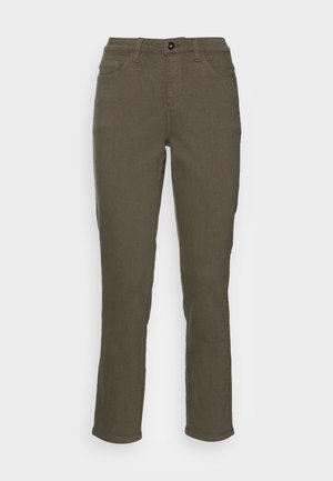 Jeans verde-oliva de perna reta feitos de tecido de algodão misto. Apresenta cinco bolsos, fecho de botão metálico e costura resistente.