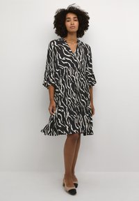 Kaffe KAHERA - Denné šaty - black   antique zebra print