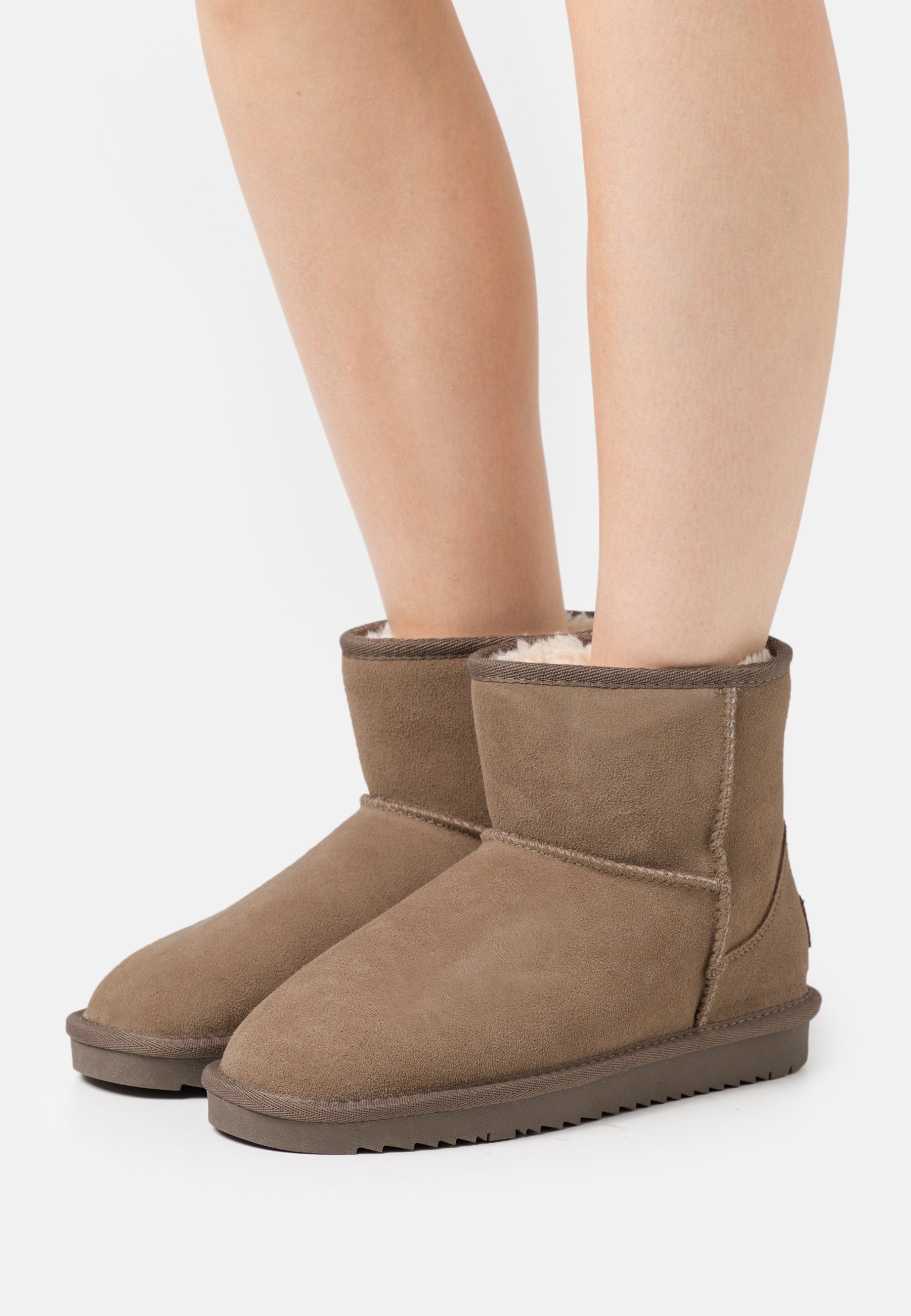 bottines taupe