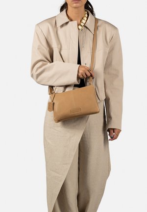Burkely SOFT SKYLAR DOUBLE POCKET ZIP - Sac bandoulière - beige