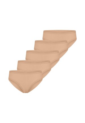 Fem par beige kvinders sømløse trusser arrangeret i en fanformet stak på en hvid baggrund.