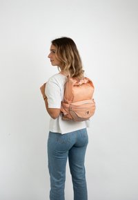 Johnny Urban JIMMY 2 IN 1 BAUCHTASCHE - Hátizsák - peach