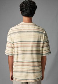 Next - T-shirt z nadrukiem