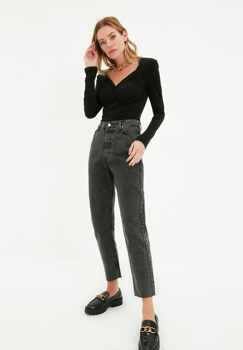 Trendyol Blouse zwart