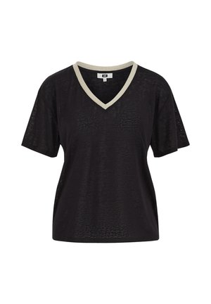 Mustvalge lühikeste varrukatega V-kaelusega särk, mille kaelusserv on helebeeži värvi, taustal on valge uni.