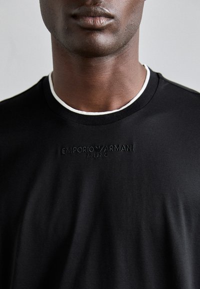 Emporio Armani Pamata T-krekls - black