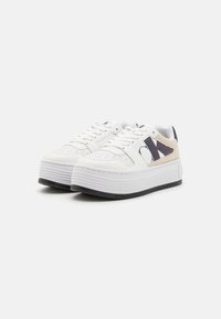 Calvin Klein Jeans BOLD LACE - Zapatillas - bright white/black