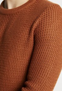 Jack & Jones Stickad tröja - brown