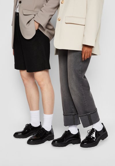 derbies tamaris rose