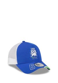 Blaues Cap mit einem weißen Netzrücken, ausgestattet mit einem Visa-Logo und einer roten Bullen-Grafik. Beinhaltet die gestickte Nummer "6" auf dem Schirm.