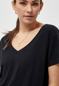 Desires DEDANNON TEE - Základné tričko - black