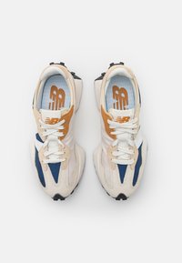 New Balance MS327 UNISEX - Joggesko - beige