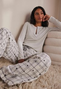 Next SET - REGULAR FIT - Pyžamová súprava - grey star check