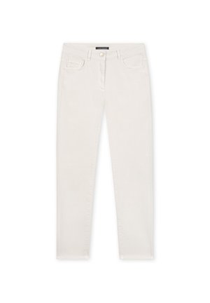 Weiße Denim-Jeans haben eine schmale Passform, Fronttaschen und einen Reißverschluss mit Knopfverschluss. Sie besitzen eine glatte Textur, ohne sichtbare Muster oder Verzierungen.