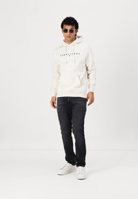Tommy Jeans LINEAR LOGO HOODIE - Sweatshirt - oat