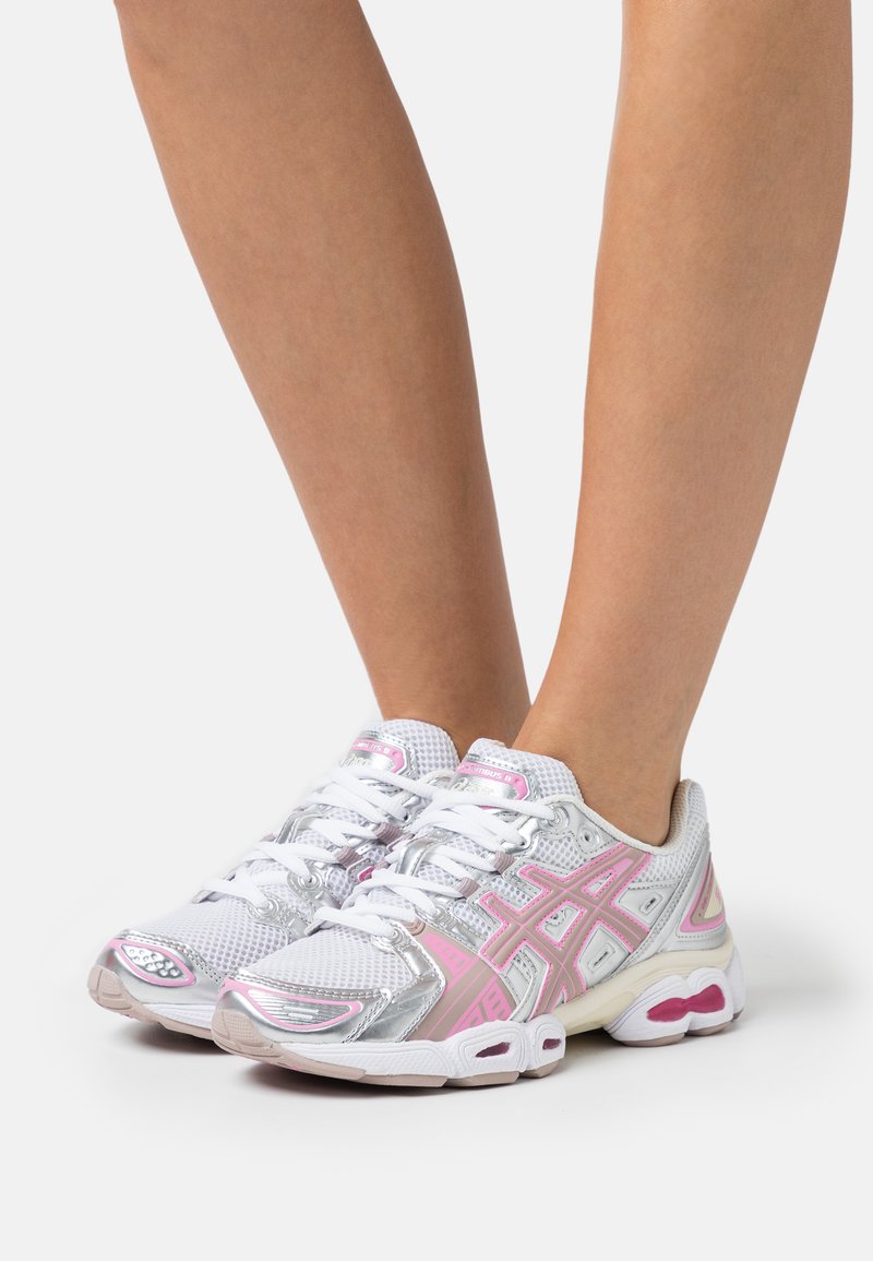 ASICS SportStyle GELNIMBUS 9 Sneakers laag white/pure silver/wit