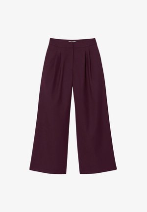 Pantalon à jambes larges en tissu bordeaux profond, avec un design plissé, une ceinture et une coupe droite, doté d'une texture lisse et sans attaches visibles.