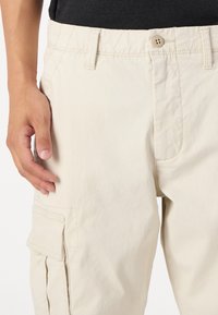 GAP STRAIGHT CARGO PANT - Cargobyxor - chino