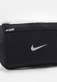Nike Performance CHALLENGER WAIST PACK LARGE UNISEX - Rumpetaske - black