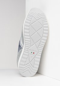 NeroGiardini Sneakersy niskie