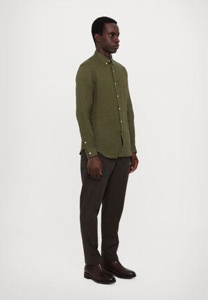 SLIM FIT LINEN SHIRT - Button down-skjorte - new olive
