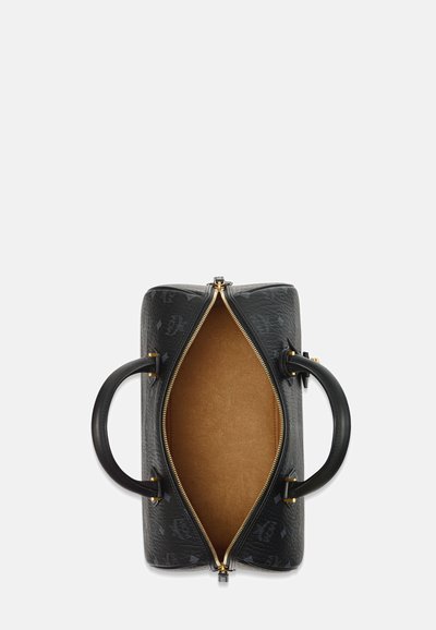 Borsa a tracolla in pelle nera texturizzata con interno liscio, zip dorata e due manici neri, caratterizzata da dettagli a motivo discreti.