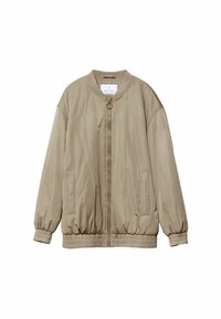 Veste bomber beige clair en matériau lisse et brillant. Poignets et ceinture élastiques, fermeture éclair à l'avant et poches latérales.