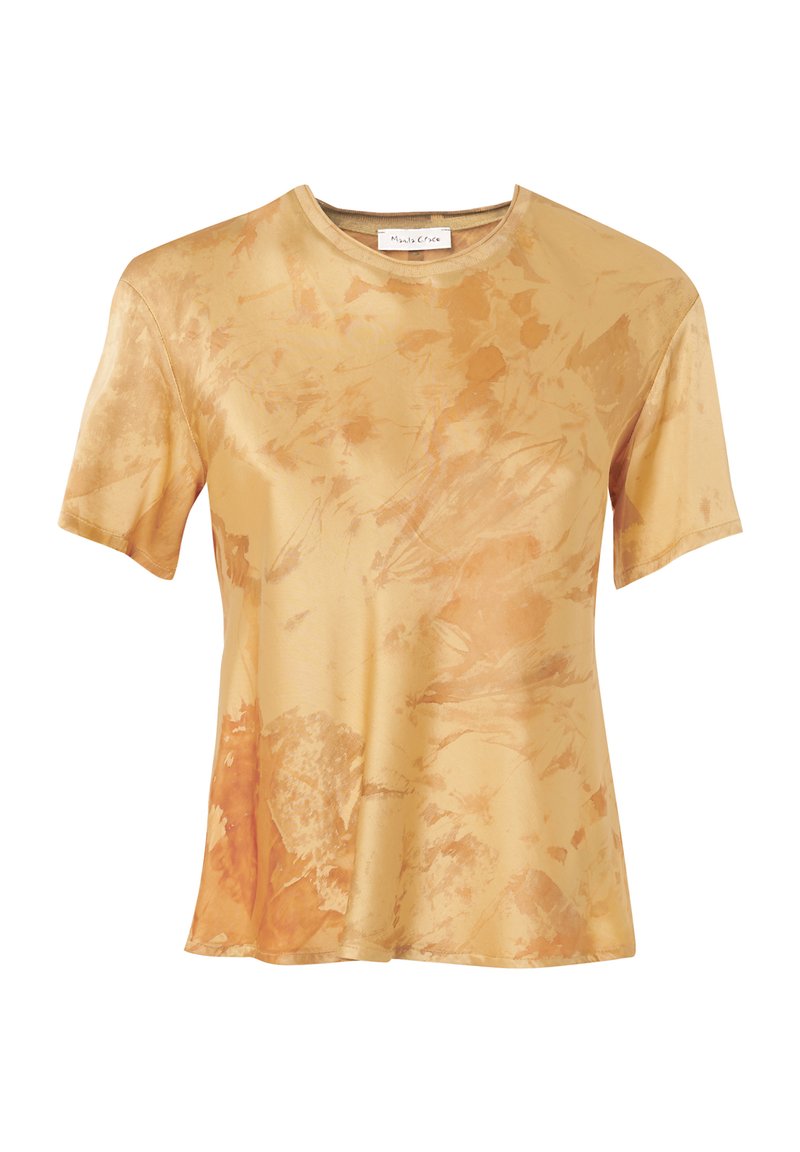 T-shirt a maniche corte, con scollo rotondo, realizzato in un morbido tessuto simile alla seta. Presenta un motivo tie-dye in diverse tonalità di giallo e arancione.