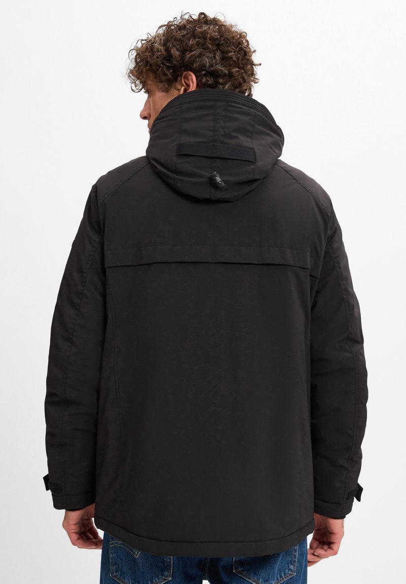 Czarna insulated kurtka z kapturem, z gładką teksturą, regulowanym sznurkiem kaptura i designem z tylnym karczkiem.