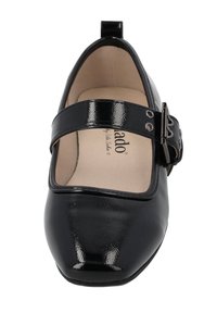 Scarpe Mary Jane nere in vernice con punta arrotondata, fascia larga, fibbia regolabile e superficie testurizzata. L'interno presenta una fodera beige.