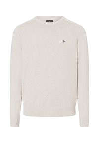Lichtbeige gebreide sweater met een ronde halslijn, ribgebreide manchetten en zoom, met een klein marineblauw logo op de linkerborst.