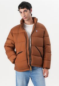 Tommy Jeans VAIL PUFFER - Chaqueta de invierno - pecan nut