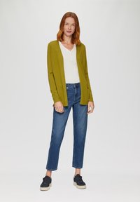 s.Oliver MIT HENLEY-AUSSCHNITT - T-Shirt basic - ecru