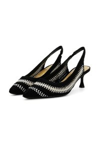 Tacchi slingback in bianco e nero intrecciati con punta affusolata, tomaia strutturata e piccolo tacco a blocco. Presentano un motivo geometrico e fianchi aperti.