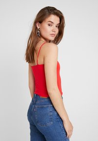 Gina Tricot SCARLETT SHORT SINGLET 2 PACK - Top - black/happy red