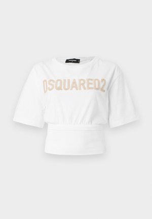 Witte cropped T-shirt met beige geborduurd DSQUARED2-logo over de borst en brede korte mouwen.