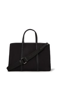 Svart tote bag laget av slitesterkt stoff, med doble håndtak og justerbar skulderrem, med subtil merkevaredetalj på remmen.