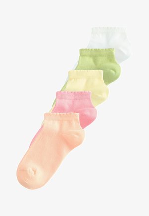 Pet par kratkih čarapa u pastelnim bojama: bijela, zelena, žuta, ružičasta i breskvasta. Svaka čarapa ima rebrasti rub i glatku teksturu.